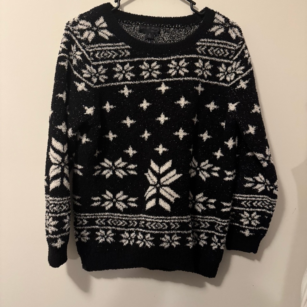 Barefoot Dreams Black and White Snowflake Sweater medium